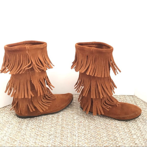 Minnetonka Brown Three Layer Fringe Moccasin Boot - Picture 5 of 9